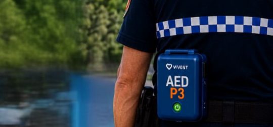 Imágen de la noticia - Primer cuerpo de Policía Municipal de Navarra en disponer del desfibrilador Vivest P3